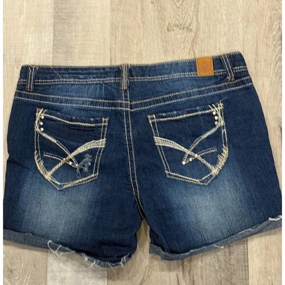 Amethyst Cutt-Off Jeans Shorts Womens Size 11 Blue Faded Denim Cuffed Distressed - Picture 9 of 9